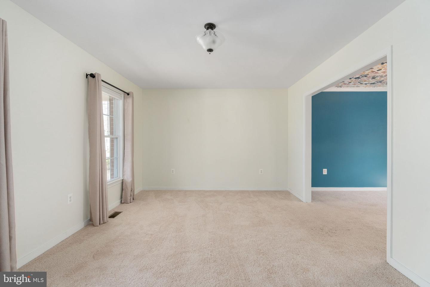 201 LAKE CAROLINE DR, RUTHER GLEN, Virginia 22546, 3 Bedrooms Bedrooms, 8 Rooms Rooms,2 BathroomsBathrooms,Residential,For sale,201 LAKE CAROLINE DR,VACV2009446 MLS # VACV2009446