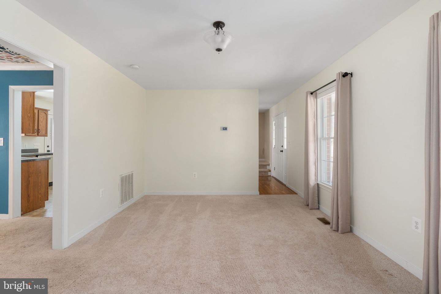 201 LAKE CAROLINE DR, RUTHER GLEN, Virginia 22546, 3 Bedrooms Bedrooms, 8 Rooms Rooms,2 BathroomsBathrooms,Residential,For sale,201 LAKE CAROLINE DR,VACV2009446 MLS # VACV2009446