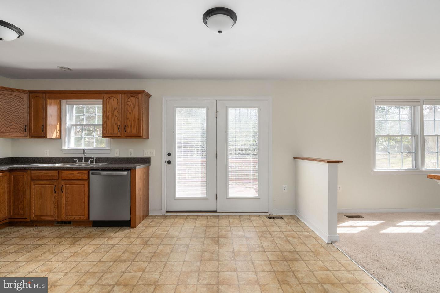 201 LAKE CAROLINE DR, RUTHER GLEN, Virginia 22546, 3 Bedrooms Bedrooms, 8 Rooms Rooms,2 BathroomsBathrooms,Residential,For sale,201 LAKE CAROLINE DR,VACV2009446 MLS # VACV2009446