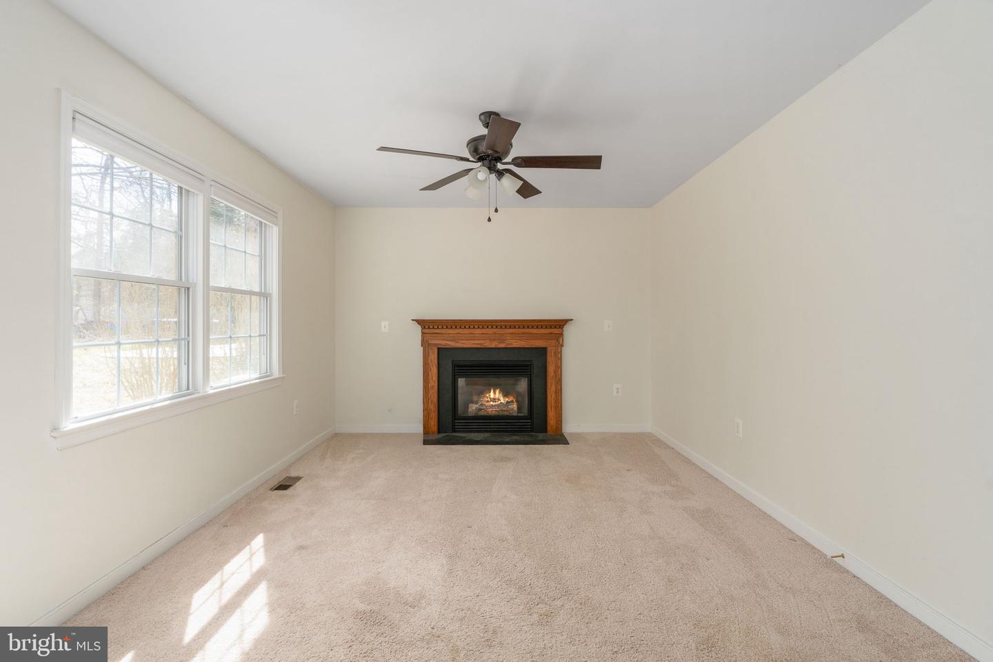 201 LAKE CAROLINE DR, RUTHER GLEN, Virginia 22546, 3 Bedrooms Bedrooms, 8 Rooms Rooms,2 BathroomsBathrooms,Residential,For sale,201 LAKE CAROLINE DR,VACV2009446 MLS # VACV2009446