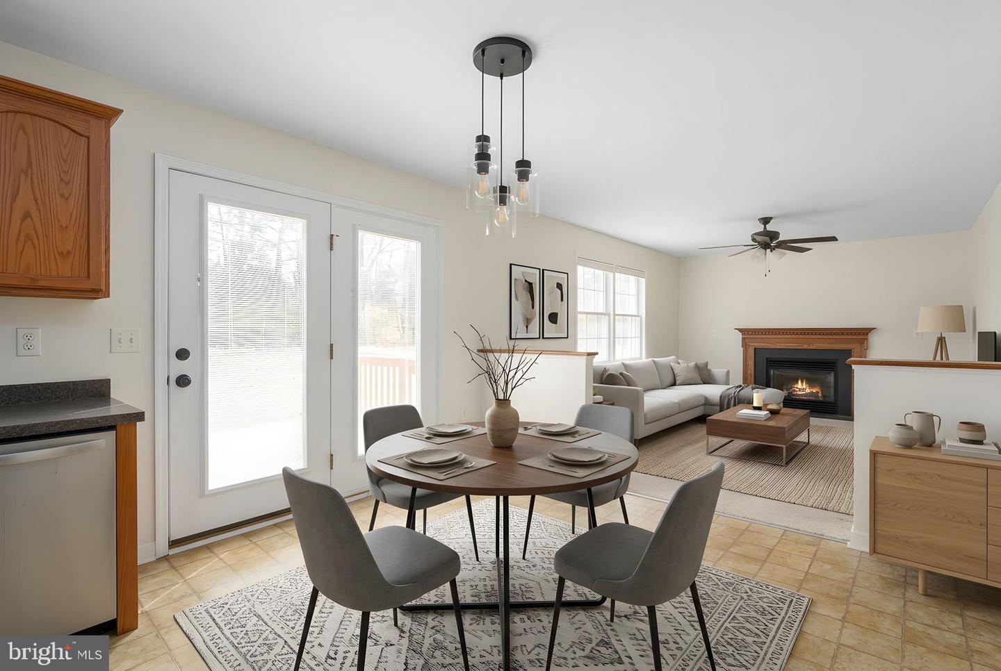 201 LAKE CAROLINE DR, RUTHER GLEN, Virginia 22546, 3 Bedrooms Bedrooms, 8 Rooms Rooms,2 BathroomsBathrooms,Residential,For sale,201 LAKE CAROLINE DR,VACV2009446 MLS # VACV2009446