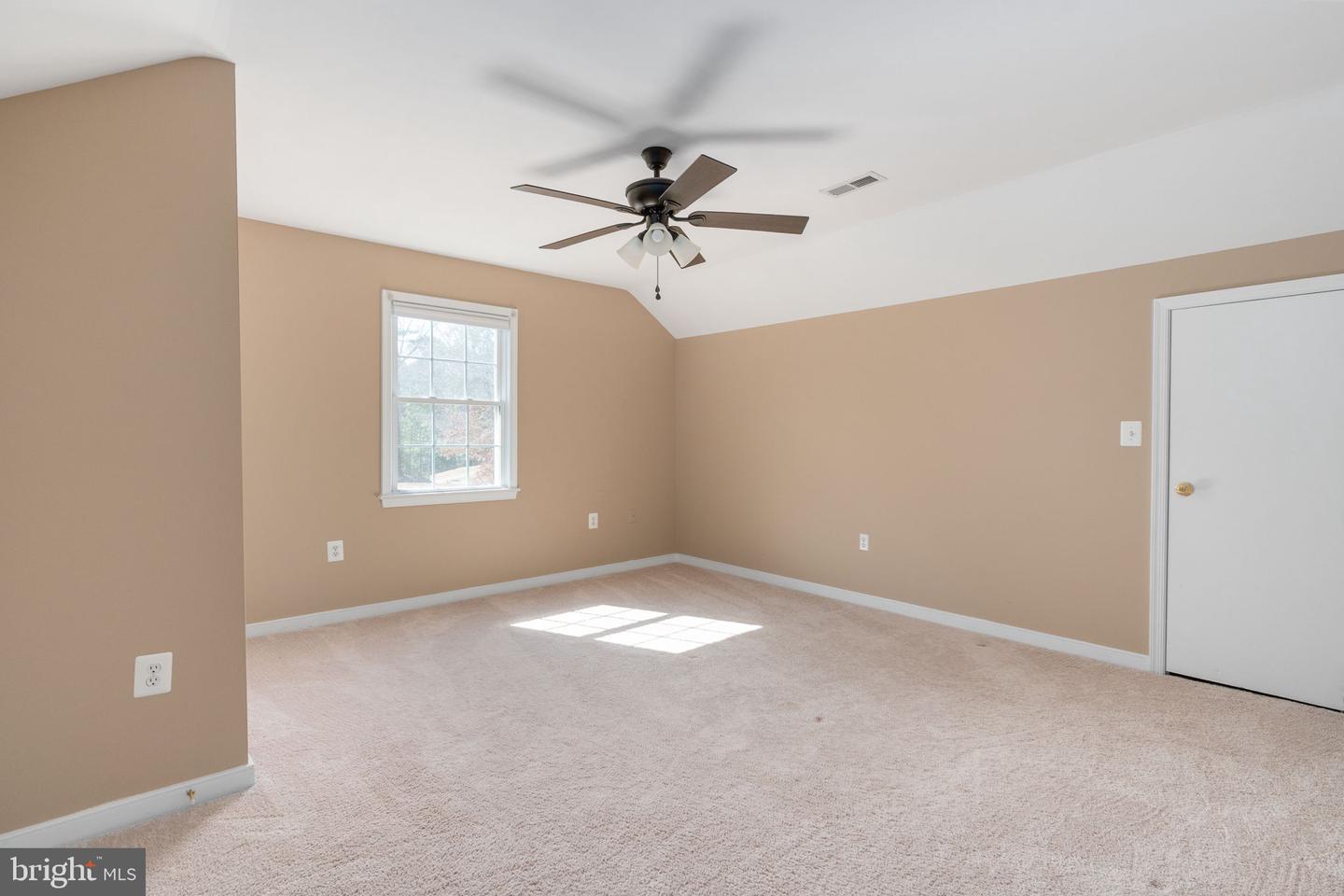 201 LAKE CAROLINE DR, RUTHER GLEN, Virginia 22546, 3 Bedrooms Bedrooms, 8 Rooms Rooms,2 BathroomsBathrooms,Residential,For sale,201 LAKE CAROLINE DR,VACV2009446 MLS # VACV2009446