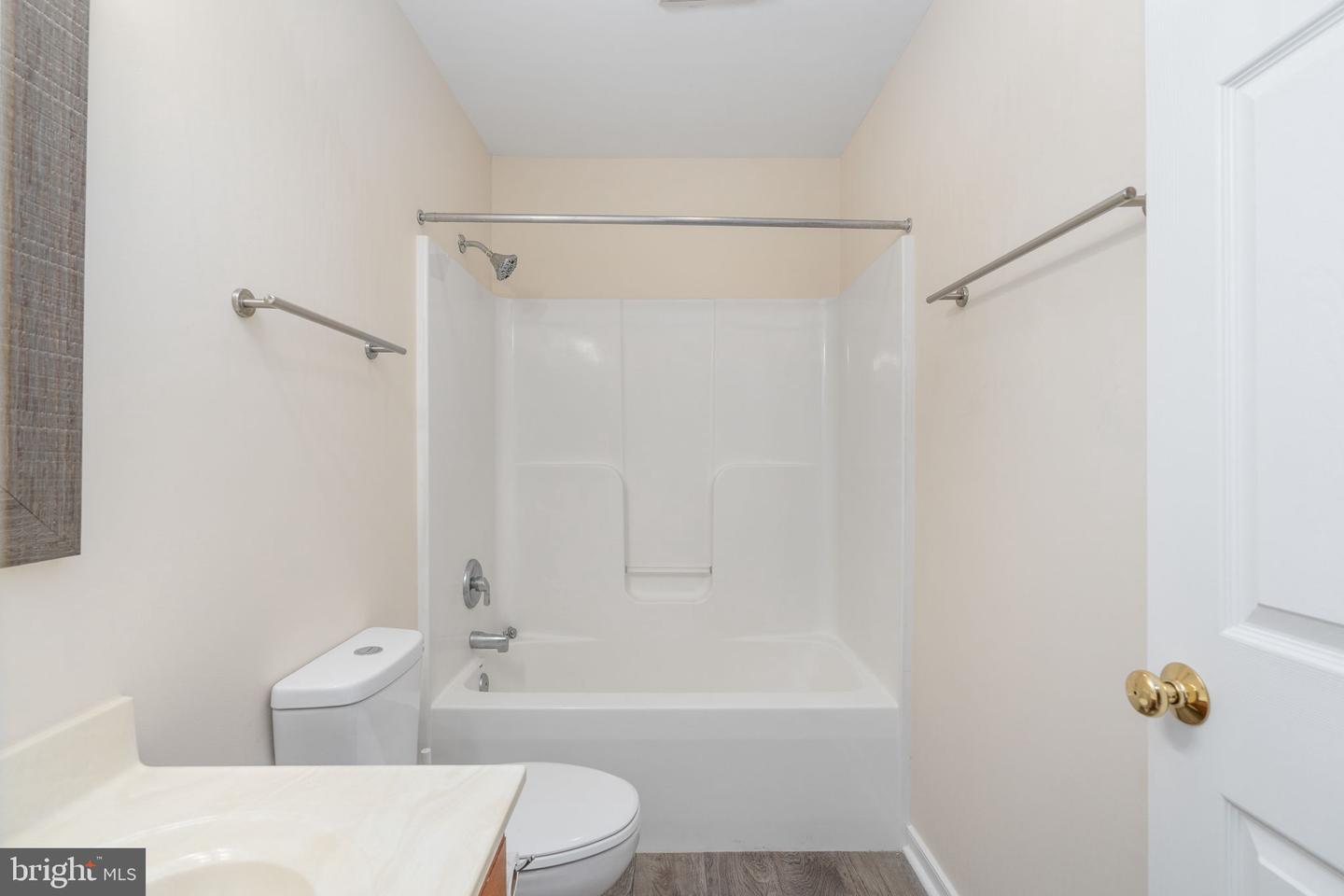 201 LAKE CAROLINE DR, RUTHER GLEN, Virginia 22546, 3 Bedrooms Bedrooms, 8 Rooms Rooms,2 BathroomsBathrooms,Residential,For sale,201 LAKE CAROLINE DR,VACV2009446 MLS # VACV2009446