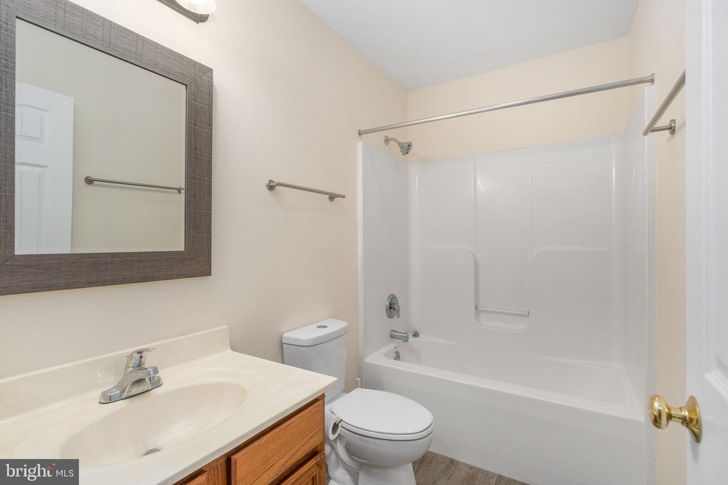 201 LAKE CAROLINE DR, RUTHER GLEN, Virginia 22546, 3 Bedrooms Bedrooms, 8 Rooms Rooms,2 BathroomsBathrooms,Residential,For sale,201 LAKE CAROLINE DR,VACV2009446 MLS # VACV2009446