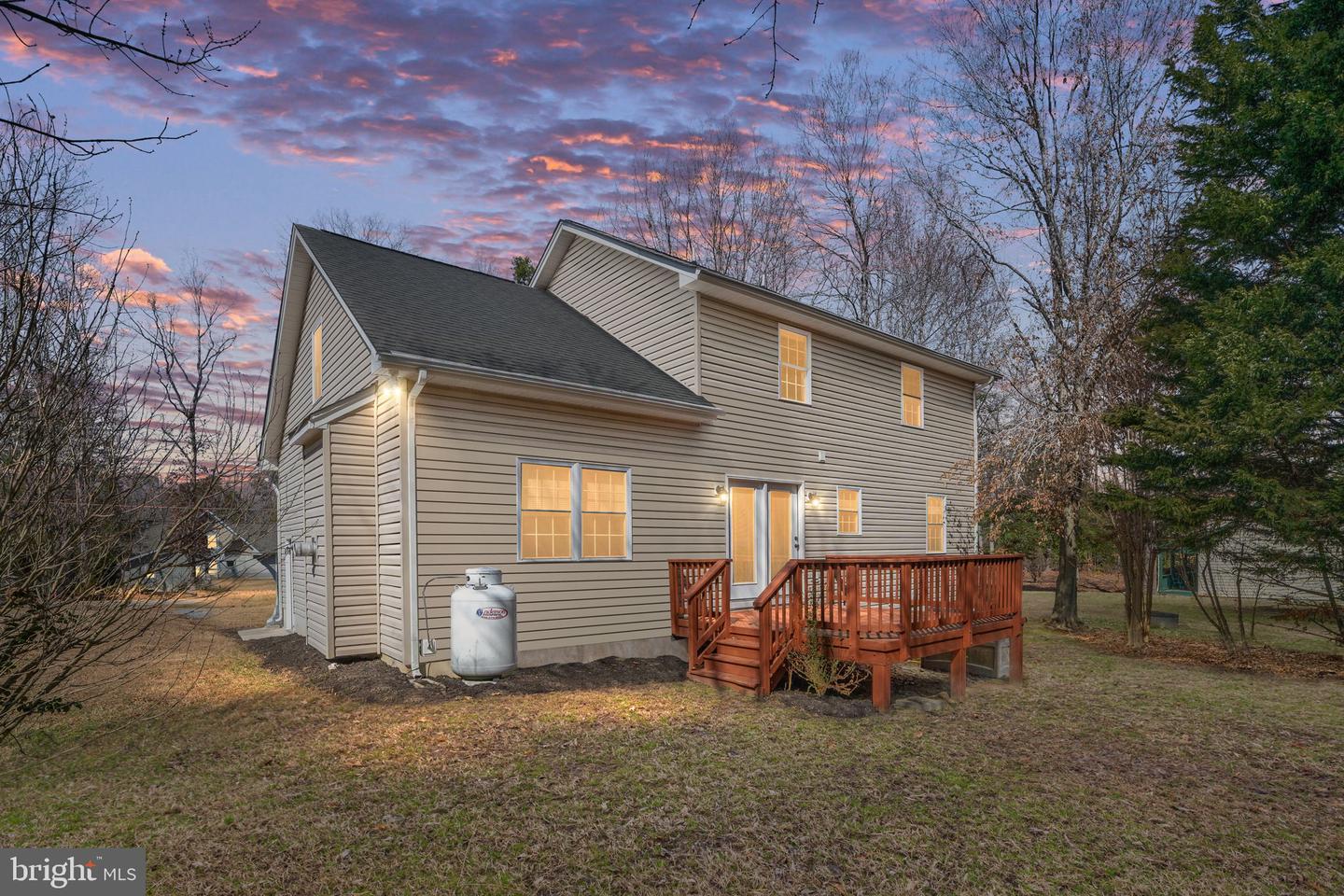 201 LAKE CAROLINE DR, RUTHER GLEN, Virginia 22546, 3 Bedrooms Bedrooms, 8 Rooms Rooms,2 BathroomsBathrooms,Residential,For sale,201 LAKE CAROLINE DR,VACV2009446 MLS # VACV2009446