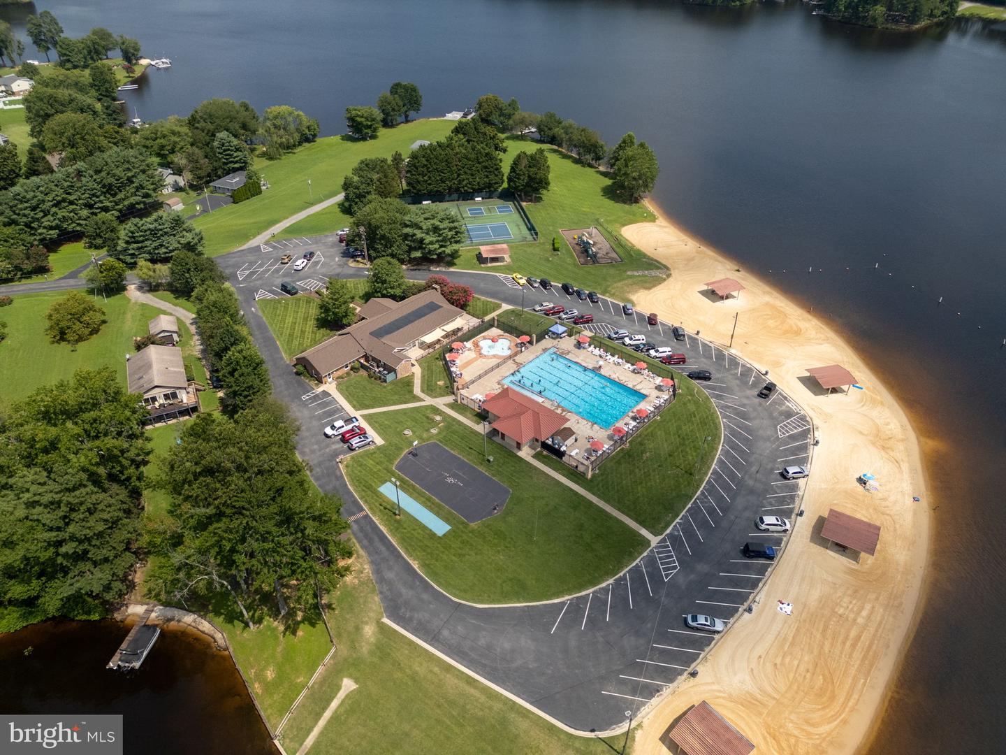 201 LAKE CAROLINE DR, RUTHER GLEN, Virginia 22546, 3 Bedrooms Bedrooms, 8 Rooms Rooms,2 BathroomsBathrooms,Residential,For sale,201 LAKE CAROLINE DR,VACV2009446 MLS # VACV2009446