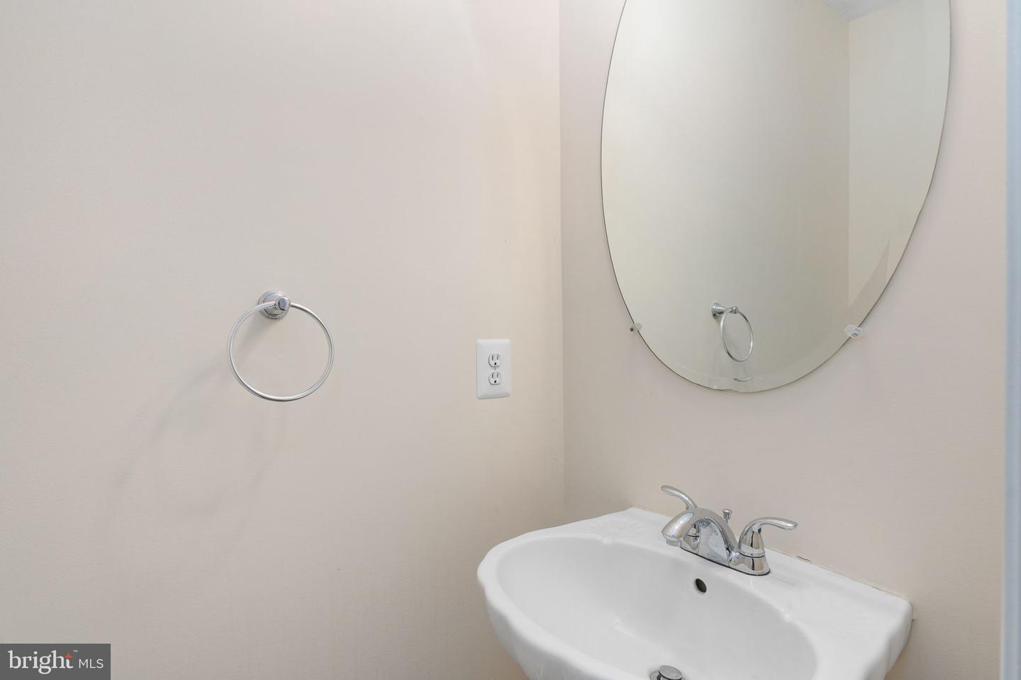 201 LAKE CAROLINE DR, RUTHER GLEN, Virginia 22546, 3 Bedrooms Bedrooms, 8 Rooms Rooms,2 BathroomsBathrooms,Residential,For sale,201 LAKE CAROLINE DR,VACV2009446 MLS # VACV2009446