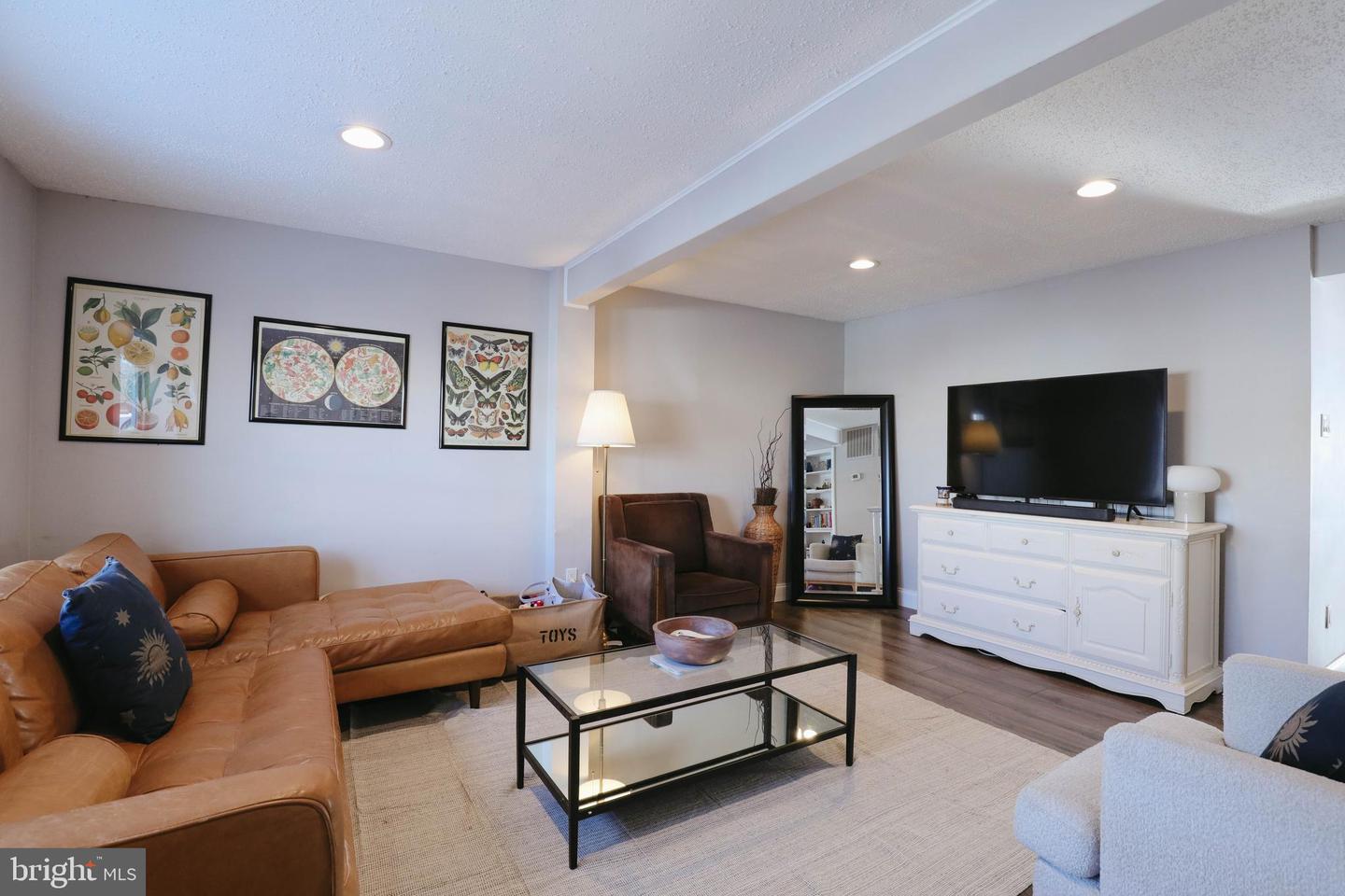 13568 BENTLEY CIR, WOODBRIDGE, Virginia 22192, 3 Bedrooms Bedrooms, ,1 BathroomBathrooms,Residential,For sale,13568 BENTLEY CIR,VAPW2111682 MLS # VAPW2111682