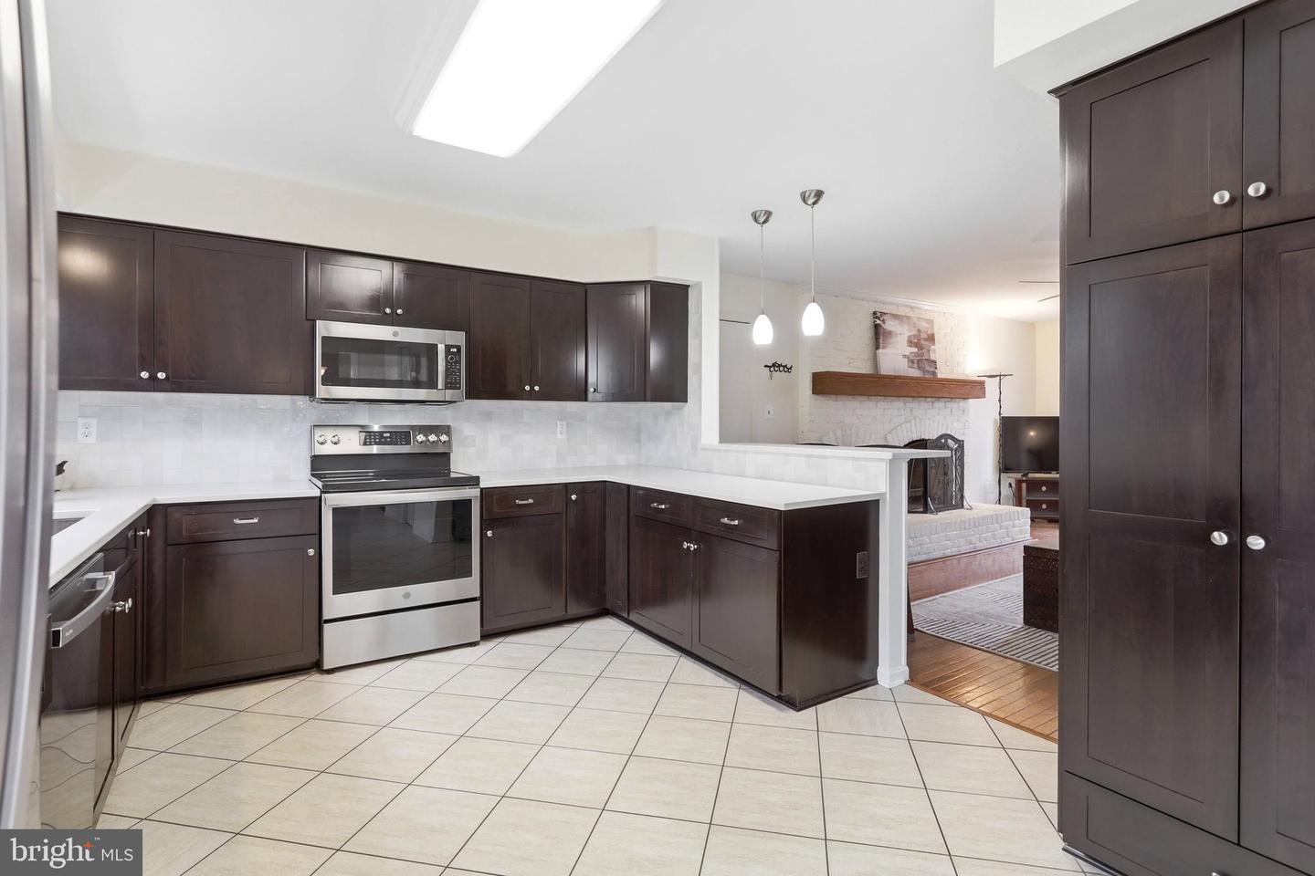 9606 WOODEDGE DR, BURKE, Virginia 22015, 4 Bedrooms Bedrooms, ,3 BathroomsBathrooms,Residential,For sale,9606 WOODEDGE DR,VAFX2288890 MLS # VAFX2288890