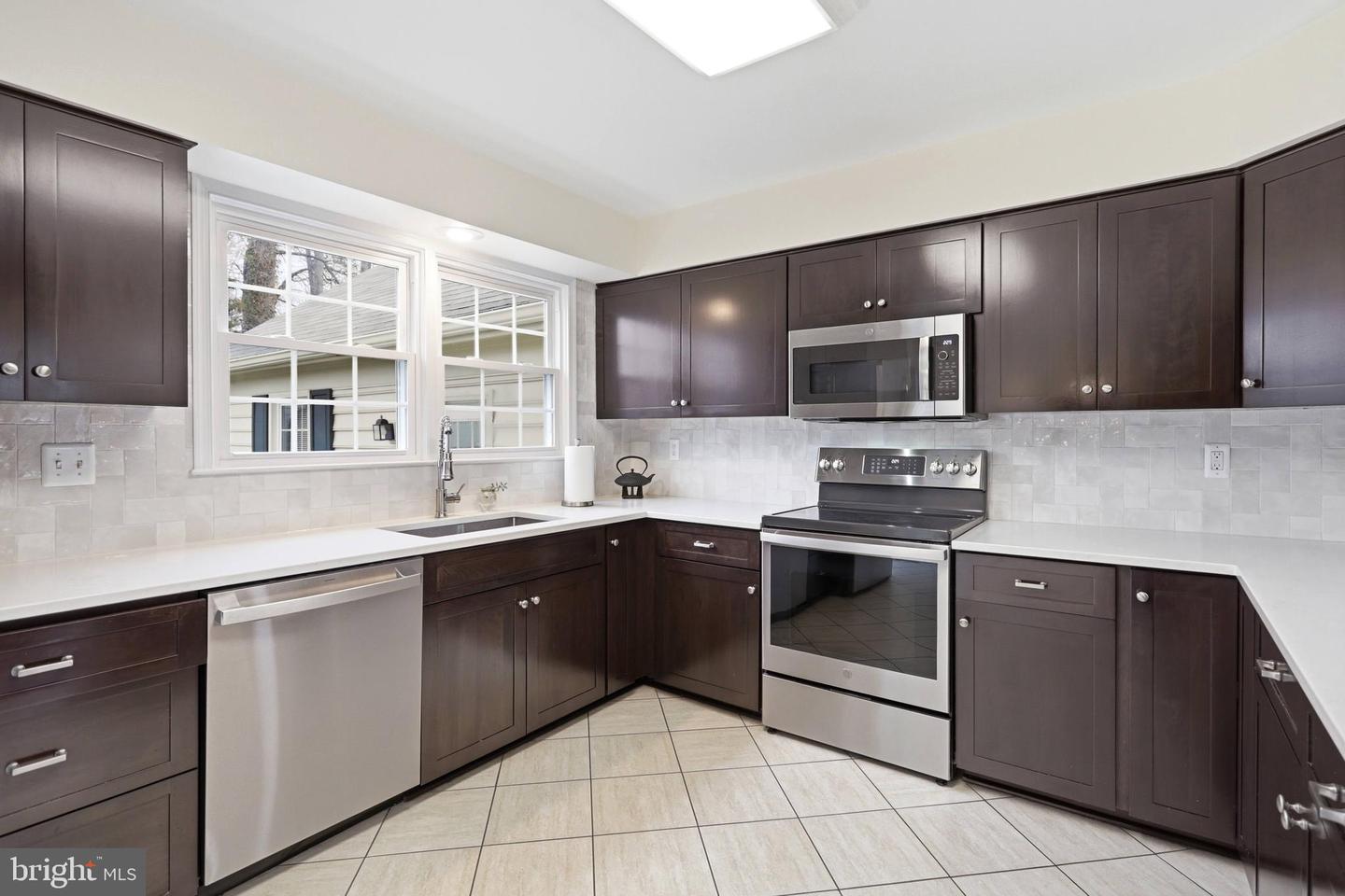 9606 WOODEDGE DR, BURKE, Virginia 22015, 4 Bedrooms Bedrooms, ,3 BathroomsBathrooms,Residential,For sale,9606 WOODEDGE DR,VAFX2288890 MLS # VAFX2288890