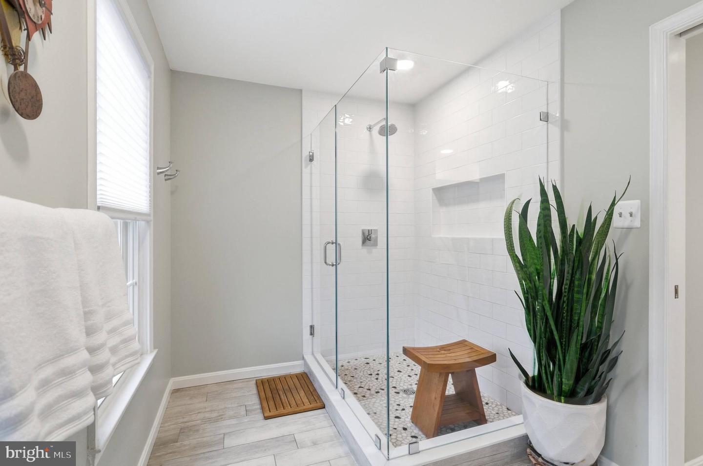 9606 WOODEDGE DR, BURKE, Virginia 22015, 4 Bedrooms Bedrooms, ,3 BathroomsBathrooms,Residential,For sale,9606 WOODEDGE DR,VAFX2288890 MLS # VAFX2288890