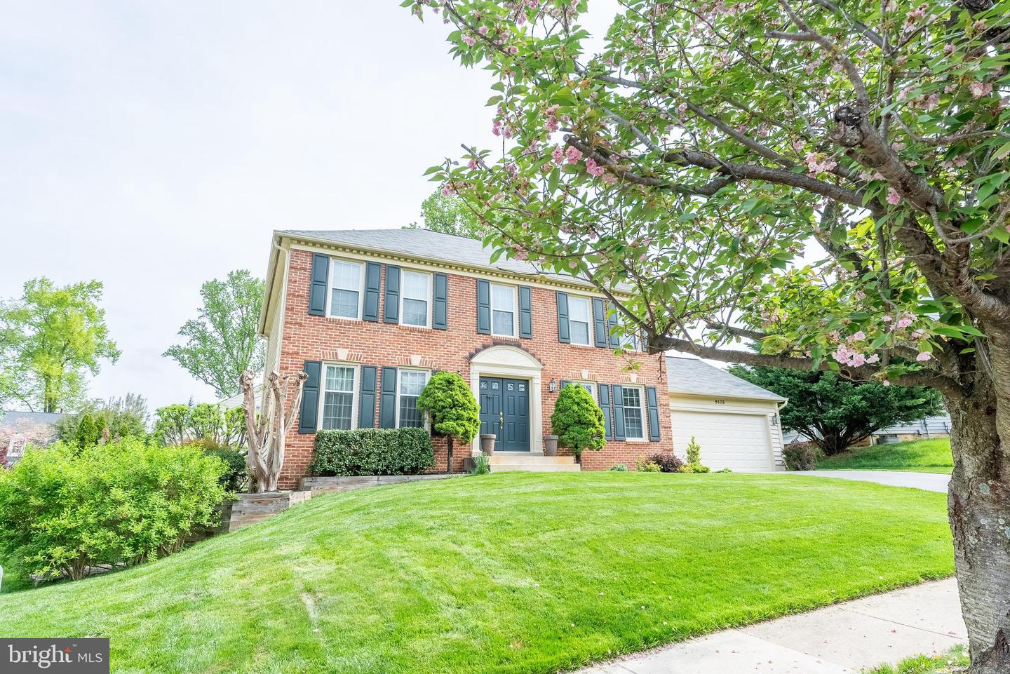 9606 WOODEDGE DR, BURKE, Virginia 22015, 4 Bedrooms Bedrooms, ,3 BathroomsBathrooms,Residential,For sale,9606 WOODEDGE DR,VAFX2288890 MLS # VAFX2288890