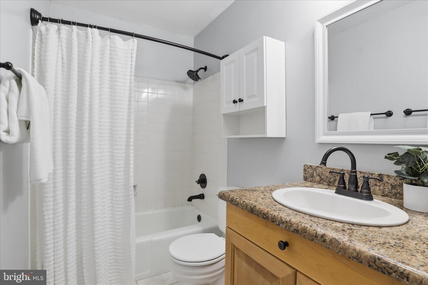 9712 KLIMT CT, BURKE, Virginia 22015, 5 Bedrooms Bedrooms, ,3 BathroomsBathrooms,Residential,For sale,9712 KLIMT CT,VAFX2289394 MLS # VAFX2289394