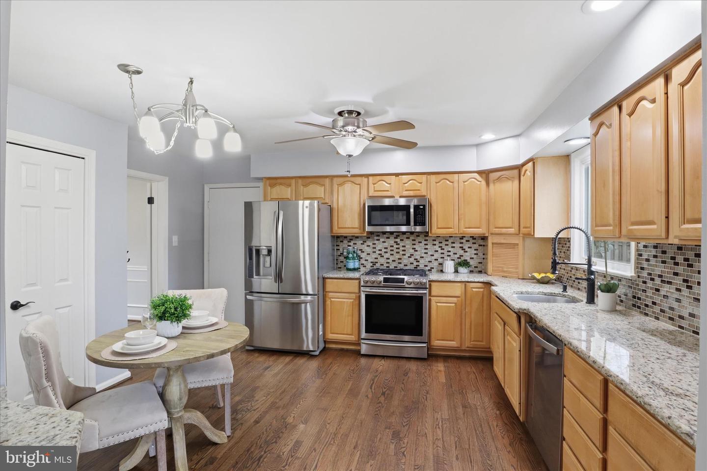 9712 KLIMT CT, BURKE, Virginia 22015, 5 Bedrooms Bedrooms, ,3 BathroomsBathrooms,Residential,For sale,9712 KLIMT CT,VAFX2289394 MLS # VAFX2289394