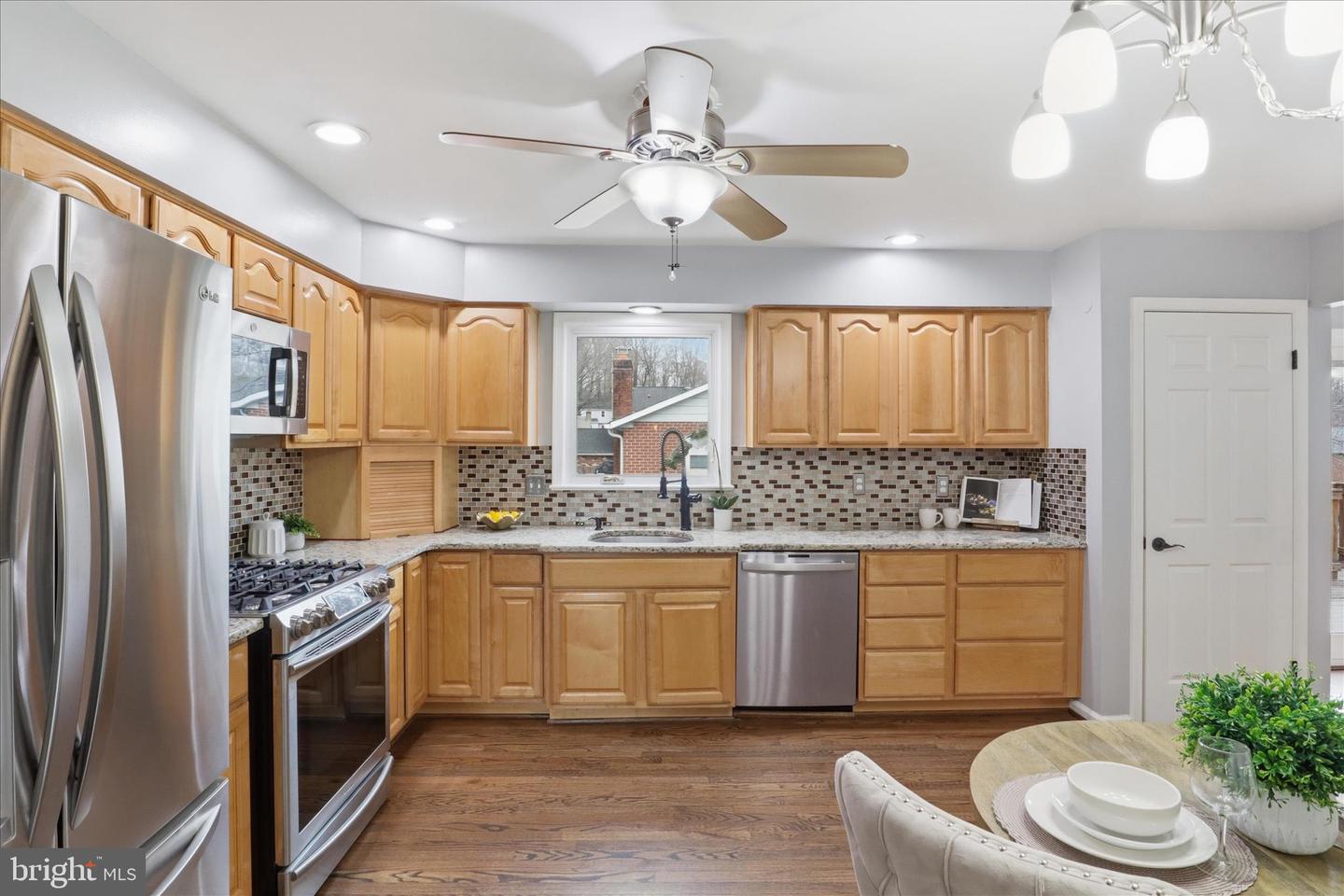 9712 KLIMT CT, BURKE, Virginia 22015, 5 Bedrooms Bedrooms, ,3 BathroomsBathrooms,Residential,For sale,9712 KLIMT CT,VAFX2289394 MLS # VAFX2289394