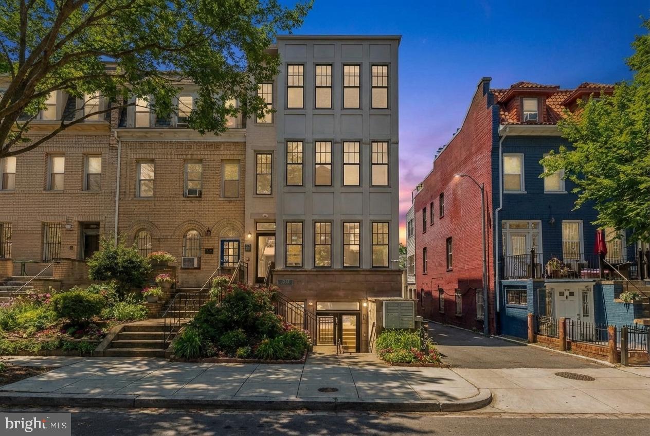 2714 ONTARIO RD NW #2, WASHINGTON, District Of Columbia 20009, 1 Bedroom Bedrooms, ,1 BathroomBathrooms,Residential,For sale,2714 ONTARIO RD NW #2,DCDC2245330 MLS # DCDC2245330