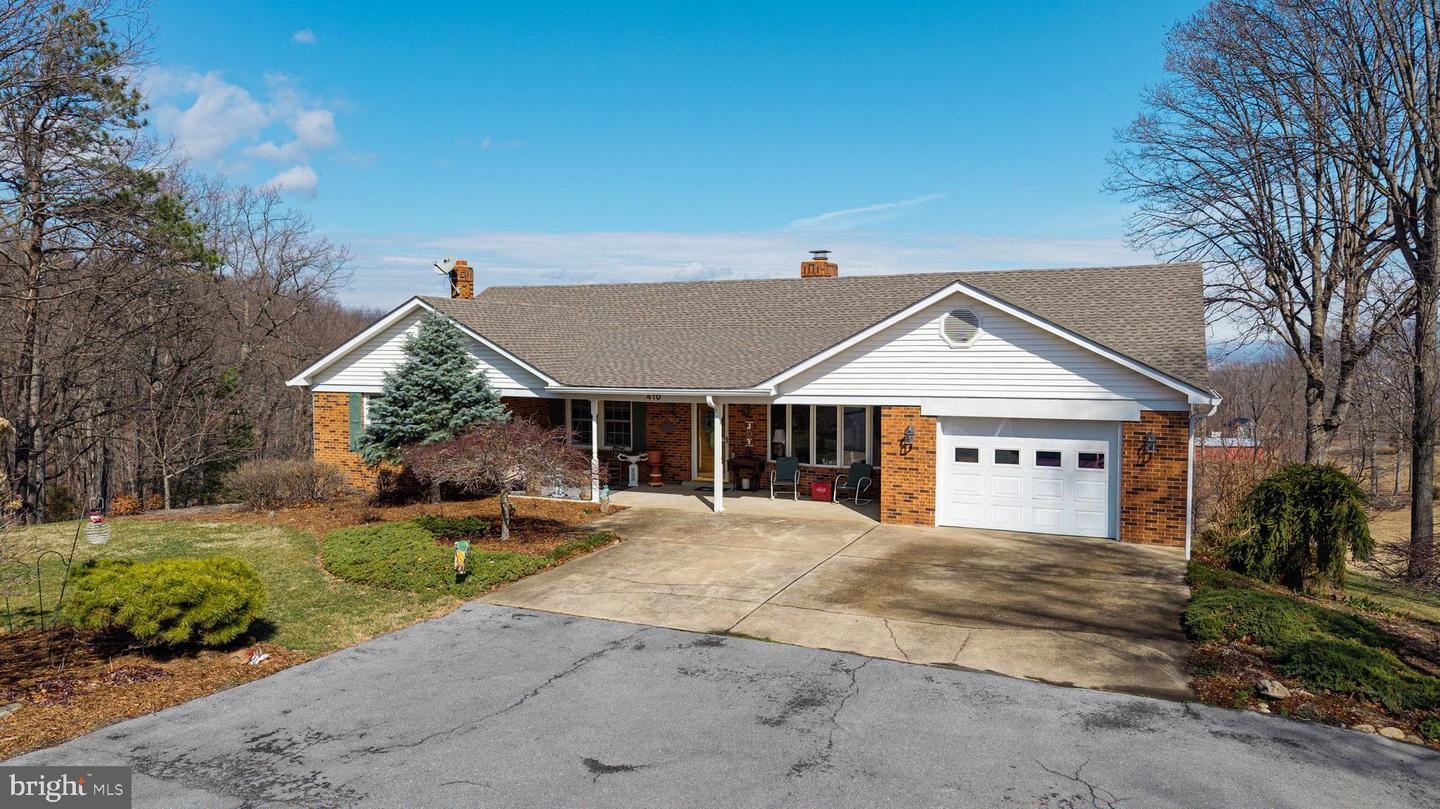 410 MCCOY LN, STANLEY, Virginia 22851, 5 Bedrooms Bedrooms, ,4 BathroomsBathrooms,Residential,For sale,410 MCCOY LN,VAPA2006020 MLS # VAPA2006020