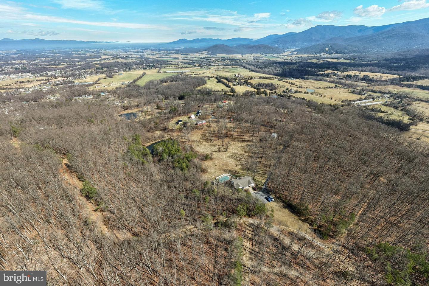 410 MCCOY LN, STANLEY, Virginia 22851, 5 Bedrooms Bedrooms, ,4 BathroomsBathrooms,Residential,For sale,410 MCCOY LN,VAPA2006020 MLS # VAPA2006020