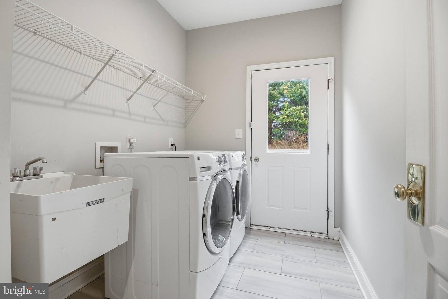 3221 SPRING RAIN CT, HERNDON, Virginia 20171, 5 Bedrooms Bedrooms, ,4 BathroomsBathrooms,Residential,For sale,3221 SPRING RAIN CT,VAFX2289946 MLS # VAFX2289946