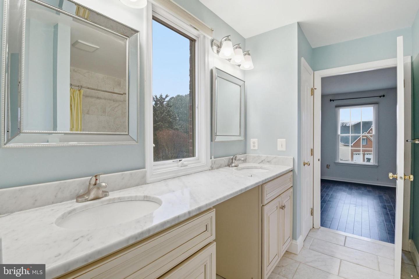 3221 SPRING RAIN CT, HERNDON, Virginia 20171, 5 Bedrooms Bedrooms, ,4 BathroomsBathrooms,Residential,For sale,3221 SPRING RAIN CT,VAFX2289946 MLS # VAFX2289946