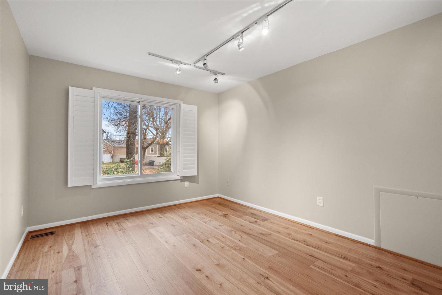 1703 MAPLE HILL PL, ALEXANDRIA, Virginia 22302, 4 Bedrooms Bedrooms, 8 Rooms Rooms,3 BathroomsBathrooms,Residential,For sale,1703 MAPLE HILL PL,VAAX2053984 MLS # VAAX2053984