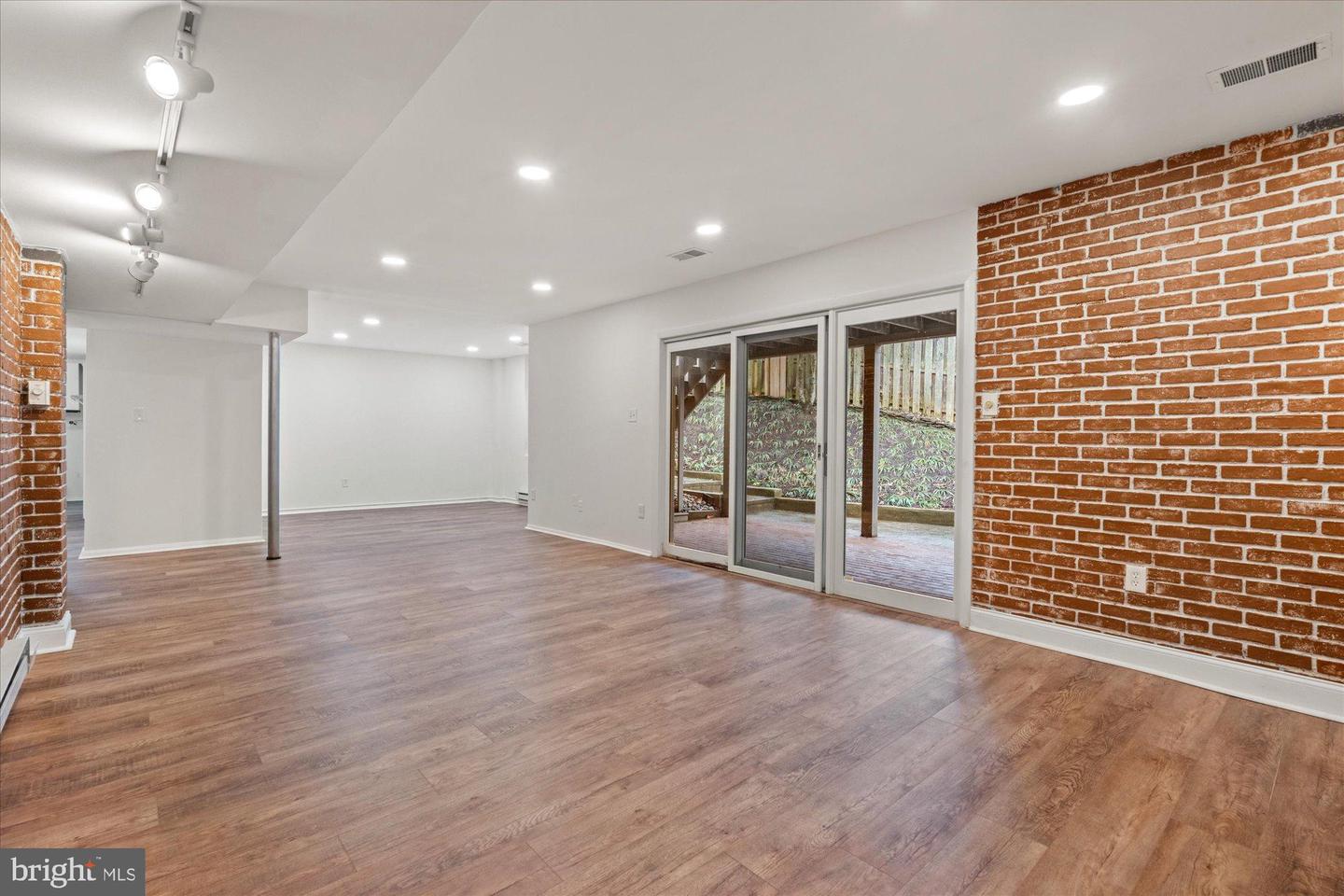 1703 MAPLE HILL PL, ALEXANDRIA, Virginia 22302, 4 Bedrooms Bedrooms, 8 Rooms Rooms,3 BathroomsBathrooms,Residential,For sale,1703 MAPLE HILL PL,VAAX2053984 MLS # VAAX2053984