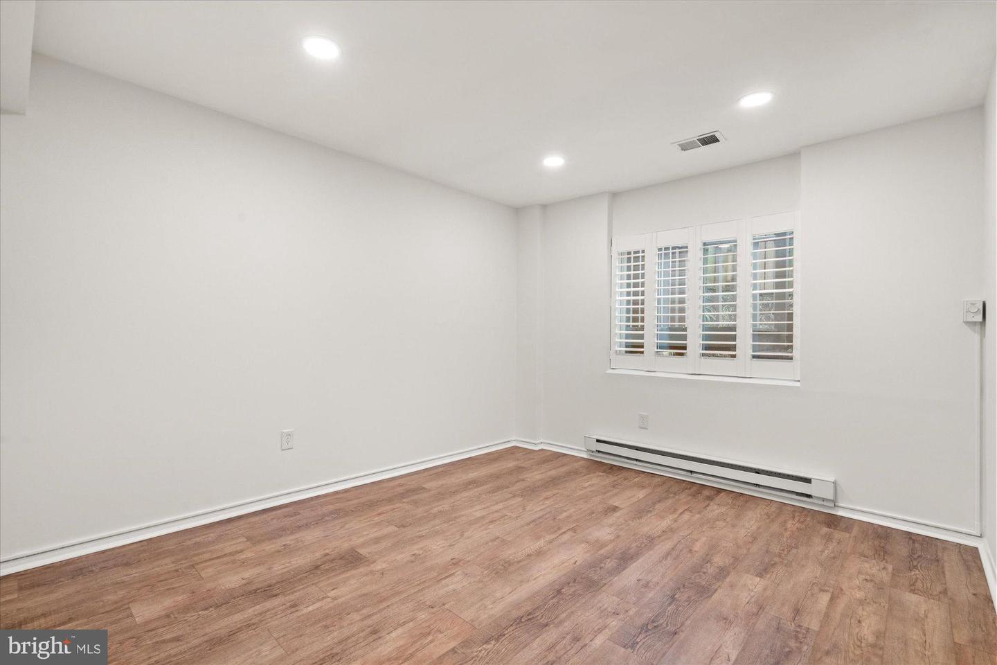 1703 MAPLE HILL PL, ALEXANDRIA, Virginia 22302, 4 Bedrooms Bedrooms, 8 Rooms Rooms,3 BathroomsBathrooms,Residential,For sale,1703 MAPLE HILL PL,VAAX2053984 MLS # VAAX2053984