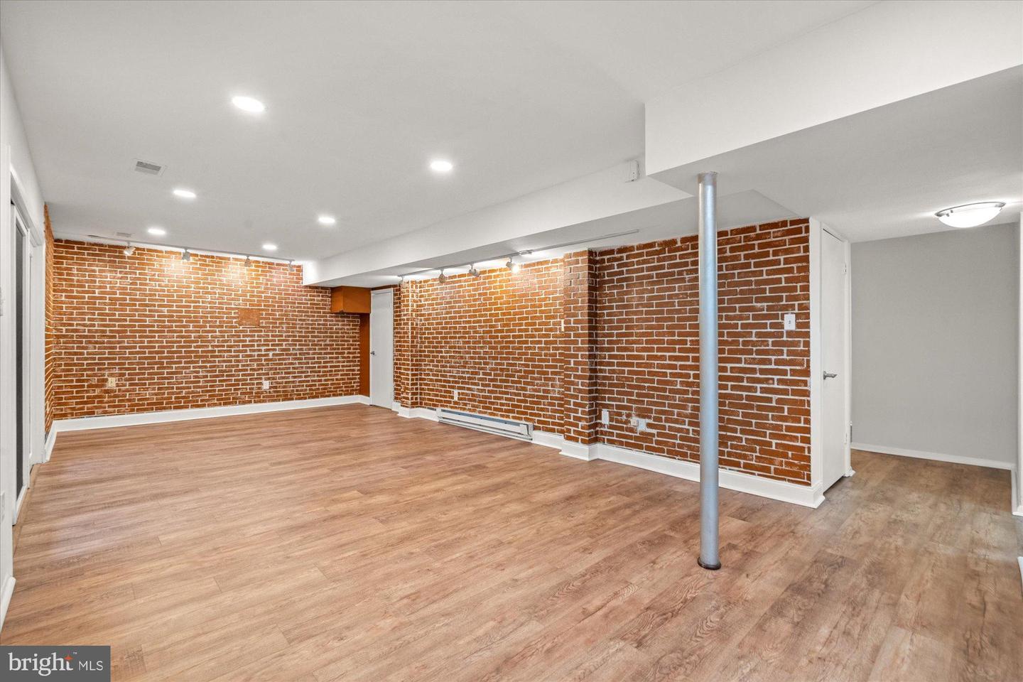 1703 MAPLE HILL PL, ALEXANDRIA, Virginia 22302, 4 Bedrooms Bedrooms, 8 Rooms Rooms,3 BathroomsBathrooms,Residential,For sale,1703 MAPLE HILL PL,VAAX2053984 MLS # VAAX2053984