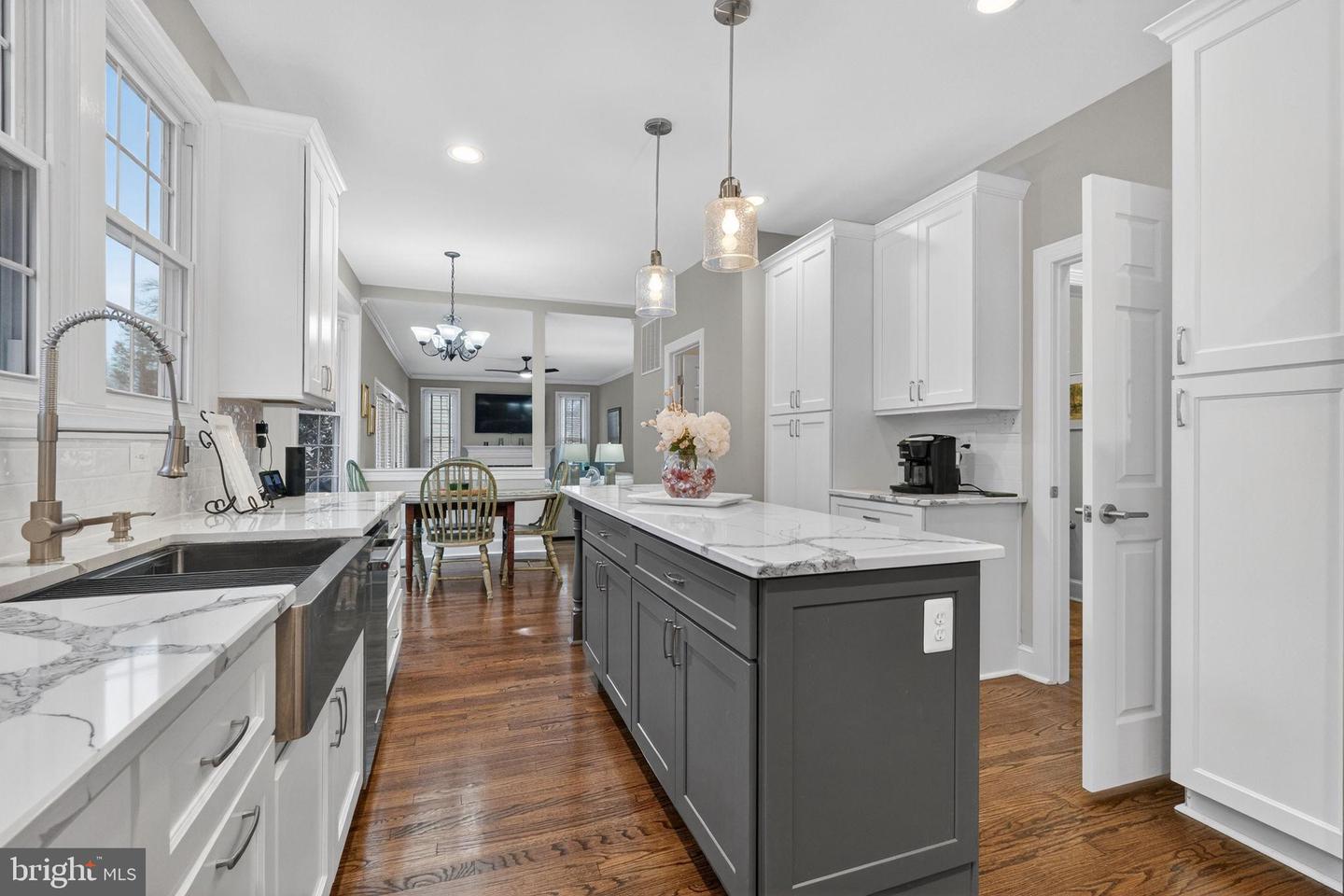 518 BRENTWOOD CT, VIENNA, Virginia 22180, 5 Bedrooms Bedrooms, 20 Rooms Rooms,4 BathroomsBathrooms,Residential,For sale,518 BRENTWOOD CT,VAFX2290194 MLS # VAFX2290194