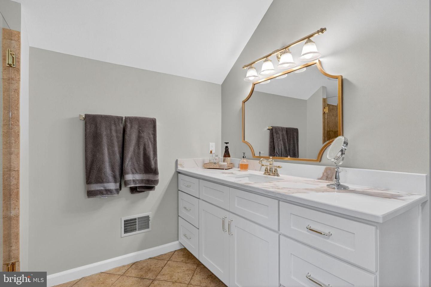 518 BRENTWOOD CT, VIENNA, Virginia 22180, 5 Bedrooms Bedrooms, 20 Rooms Rooms,4 BathroomsBathrooms,Residential,For sale,518 BRENTWOOD CT,VAFX2290194 MLS # VAFX2290194