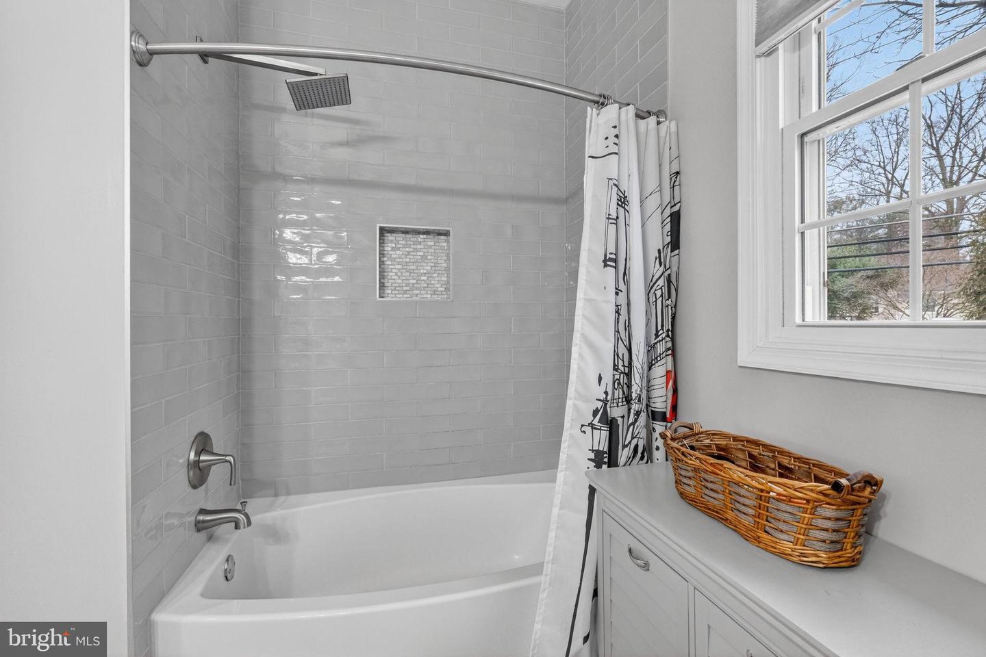 518 BRENTWOOD CT, VIENNA, Virginia 22180, 5 Bedrooms Bedrooms, 20 Rooms Rooms,4 BathroomsBathrooms,Residential,For sale,518 BRENTWOOD CT,VAFX2290194 MLS # VAFX2290194