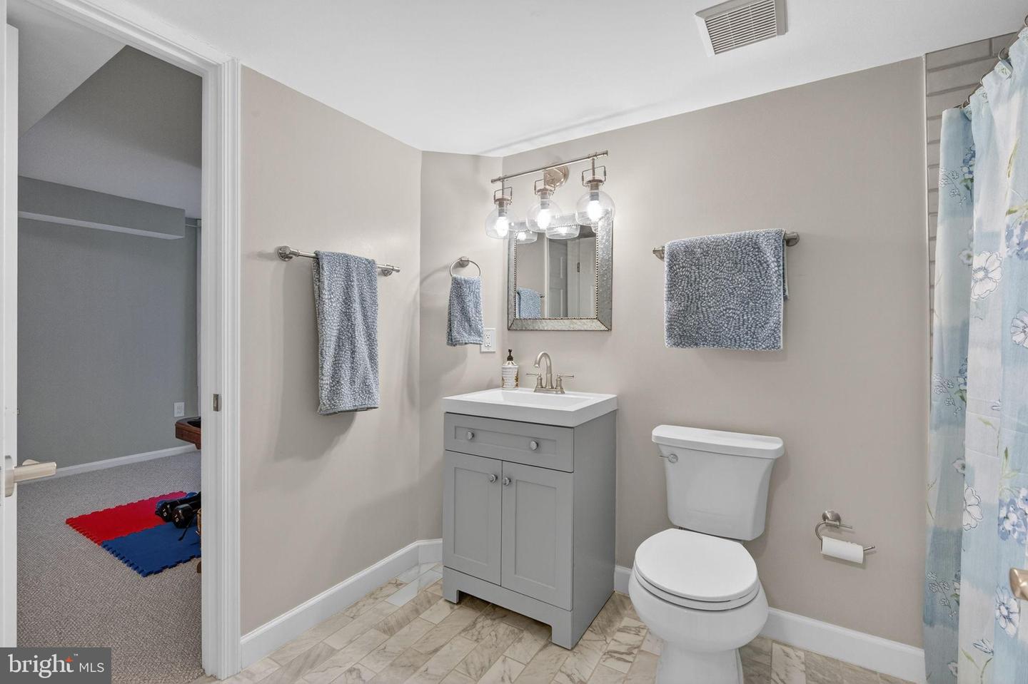 518 BRENTWOOD CT, VIENNA, Virginia 22180, 5 Bedrooms Bedrooms, 20 Rooms Rooms,4 BathroomsBathrooms,Residential,For sale,518 BRENTWOOD CT,VAFX2290194 MLS # VAFX2290194