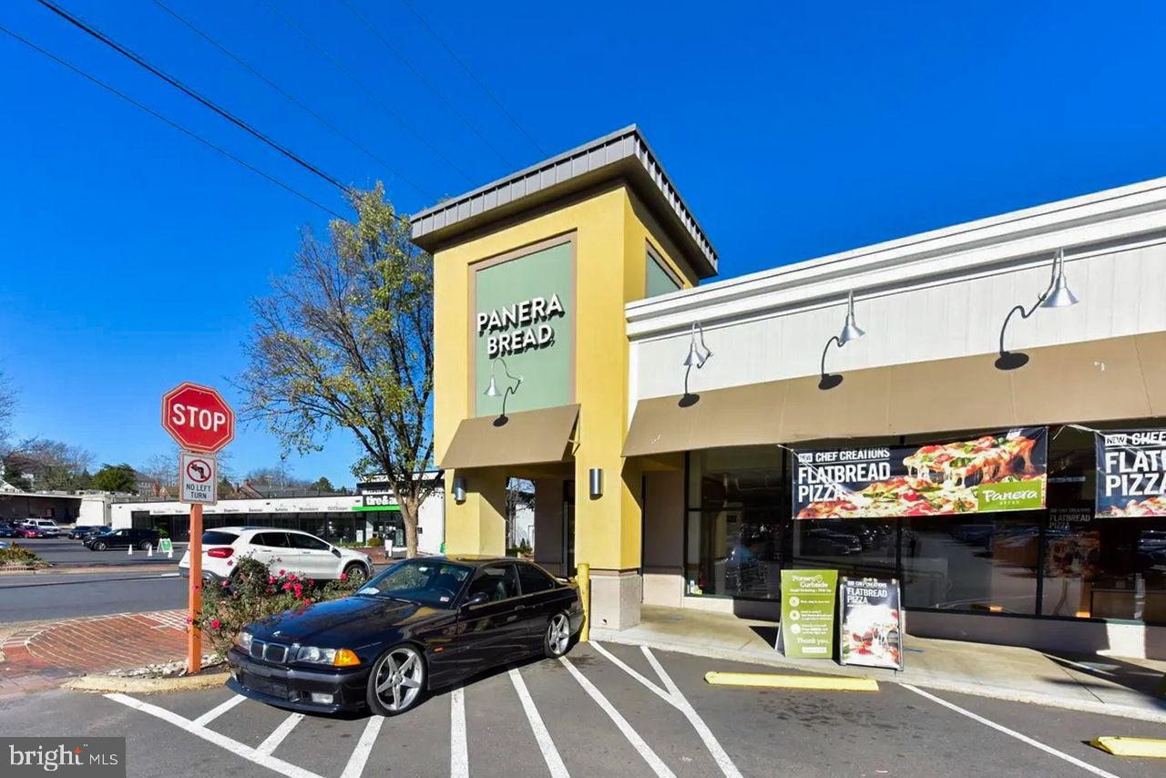 518 BRENTWOOD CT, VIENNA, Virginia 22180, 5 Bedrooms Bedrooms, 20 Rooms Rooms,4 BathroomsBathrooms,Residential,For sale,518 BRENTWOOD CT,VAFX2290194 MLS # VAFX2290194