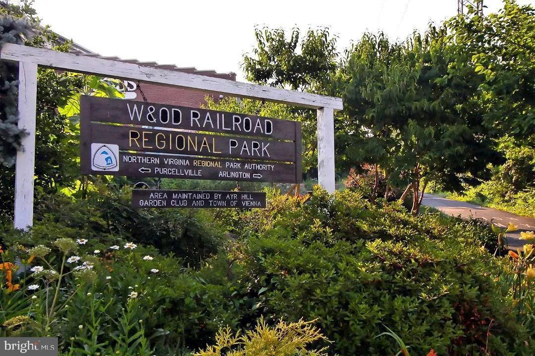 518 BRENTWOOD CT, VIENNA, Virginia 22180, 5 Bedrooms Bedrooms, 20 Rooms Rooms,4 BathroomsBathrooms,Residential,For sale,518 BRENTWOOD CT,VAFX2290194 MLS # VAFX2290194