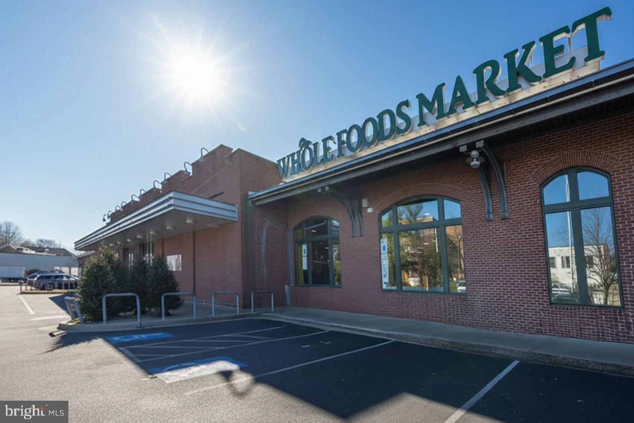 518 BRENTWOOD CT, VIENNA, Virginia 22180, 5 Bedrooms Bedrooms, 20 Rooms Rooms,4 BathroomsBathrooms,Residential,For sale,518 BRENTWOOD CT,VAFX2290194 MLS # VAFX2290194