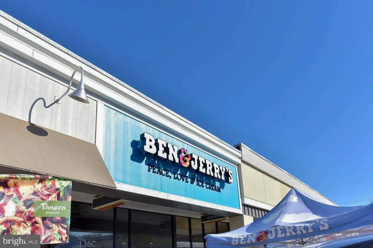 518 BRENTWOOD CT, VIENNA, Virginia 22180, 5 Bedrooms Bedrooms, 20 Rooms Rooms,4 BathroomsBathrooms,Residential,For sale,518 BRENTWOOD CT,VAFX2290194 MLS # VAFX2290194