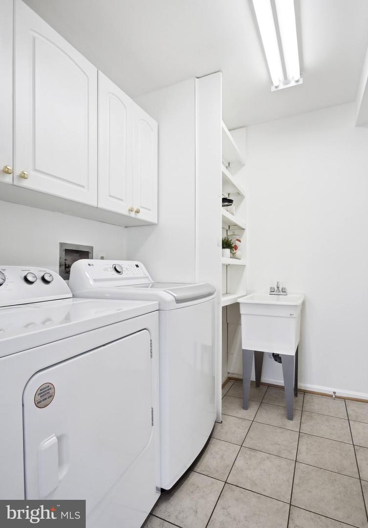 11316 ROBERT CARTER RD, FAIRFAX STATION, Virginia 22039, 6 Bedrooms Bedrooms, ,3 BathroomsBathrooms,Residential,For sale,11316 ROBERT CARTER RD,VAFX2290264 MLS # VAFX2290264