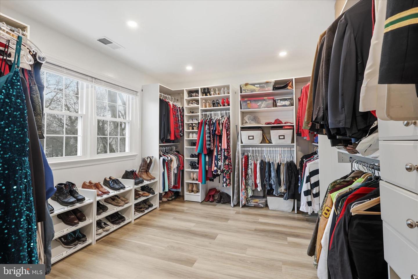 7923 LAKE PLEASANT DR, SPRINGFIELD, Virginia 22153, 4 Bedrooms Bedrooms, ,3 BathroomsBathrooms,Residential,For sale,7923 LAKE PLEASANT DR,VAFX2290368 MLS # VAFX2290368