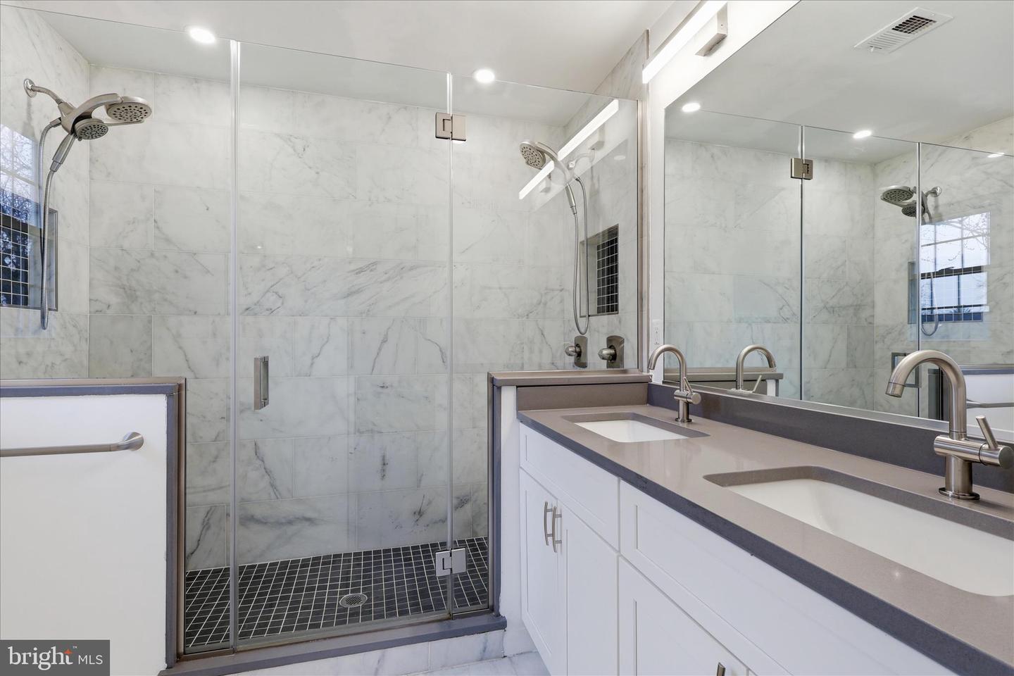 7923 LAKE PLEASANT DR, SPRINGFIELD, Virginia 22153, 4 Bedrooms Bedrooms, ,3 BathroomsBathrooms,Residential,For sale,7923 LAKE PLEASANT DR,VAFX2290368 MLS # VAFX2290368