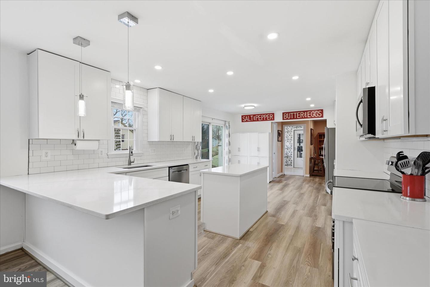 7923 LAKE PLEASANT DR, SPRINGFIELD, Virginia 22153, 4 Bedrooms Bedrooms, ,3 BathroomsBathrooms,Residential,For sale,7923 LAKE PLEASANT DR,VAFX2290368 MLS # VAFX2290368