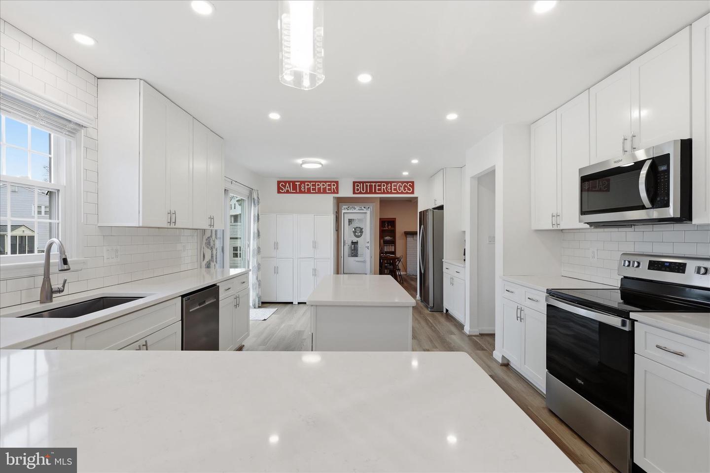 7923 LAKE PLEASANT DR, SPRINGFIELD, Virginia 22153, 4 Bedrooms Bedrooms, ,3 BathroomsBathrooms,Residential,For sale,7923 LAKE PLEASANT DR,VAFX2290368 MLS # VAFX2290368