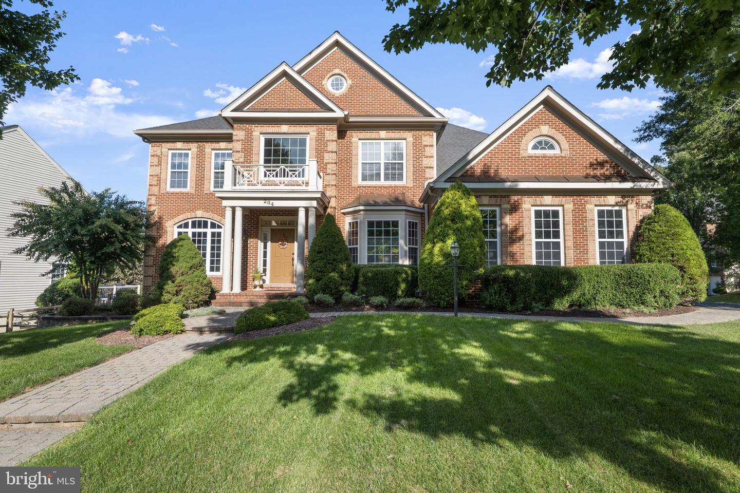 204 LAWSON RD SE, LEESBURG, Virginia 20175, 5 Bedrooms Bedrooms, ,4 BathroomsBathrooms,Residential,For sale,204 LAWSON RD SE,VALO2115962 MLS # VALO2115962