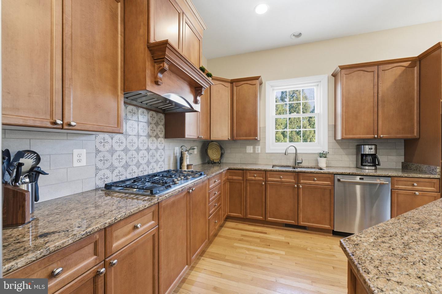 204 LAWSON RD SE, LEESBURG, Virginia 20175, 5 Bedrooms Bedrooms, ,4 BathroomsBathrooms,Residential,For sale,204 LAWSON RD SE,VALO2115962 MLS # VALO2115962