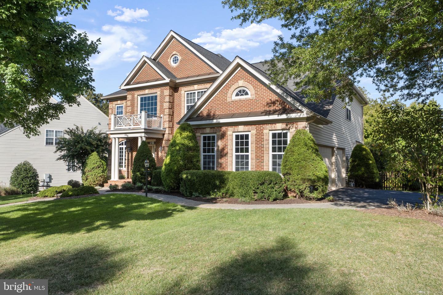 204 LAWSON RD SE, LEESBURG, Virginia 20175, 5 Bedrooms Bedrooms, ,4 BathroomsBathrooms,Residential,For sale,204 LAWSON RD SE,VALO2115962 MLS # VALO2115962