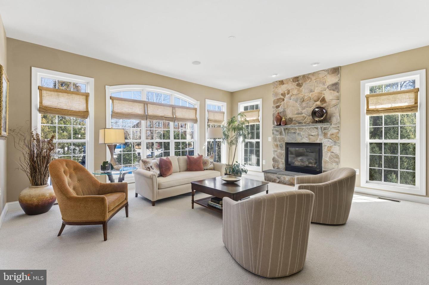 204 LAWSON RD SE, LEESBURG, Virginia 20175, 5 Bedrooms Bedrooms, ,4 BathroomsBathrooms,Residential,For sale,204 LAWSON RD SE,VALO2115962 MLS # VALO2115962