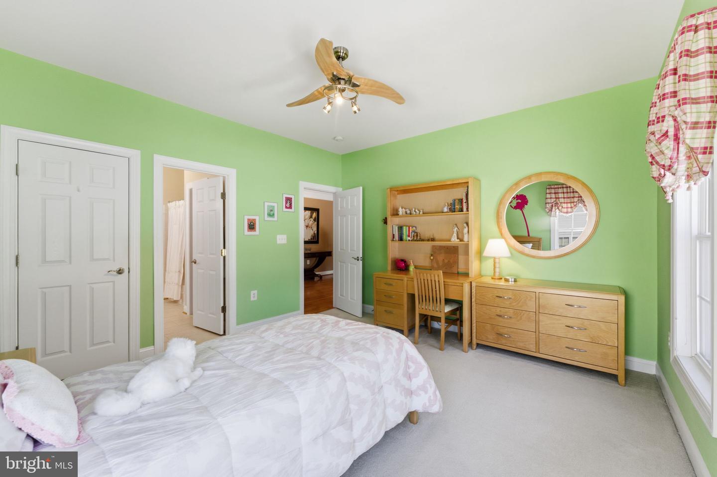 204 LAWSON RD SE, LEESBURG, Virginia 20175, 5 Bedrooms Bedrooms, ,4 BathroomsBathrooms,Residential,For sale,204 LAWSON RD SE,VALO2115962 MLS # VALO2115962