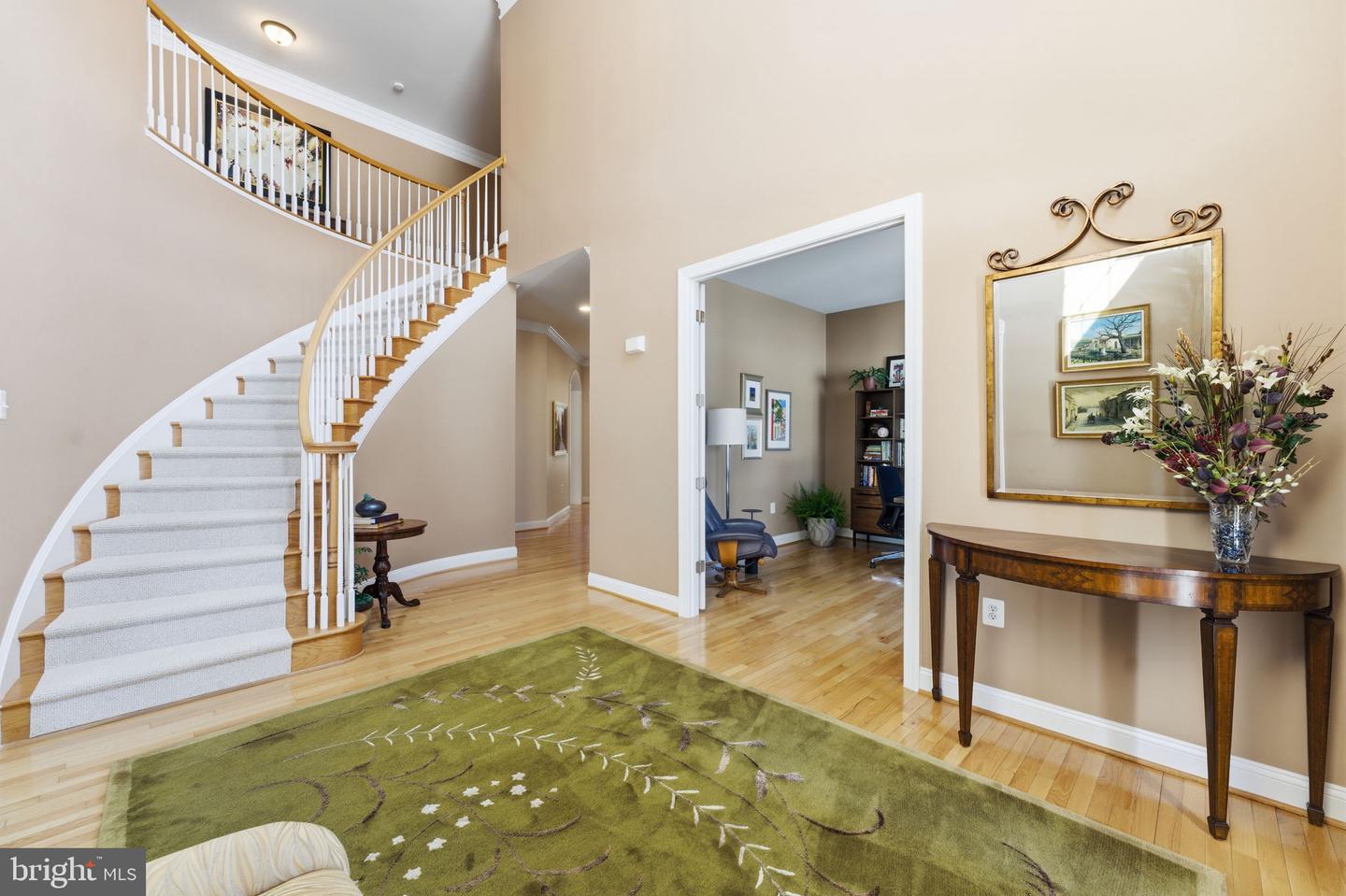 204 LAWSON RD SE, LEESBURG, Virginia 20175, 5 Bedrooms Bedrooms, ,4 BathroomsBathrooms,Residential,For sale,204 LAWSON RD SE,VALO2115962 MLS # VALO2115962