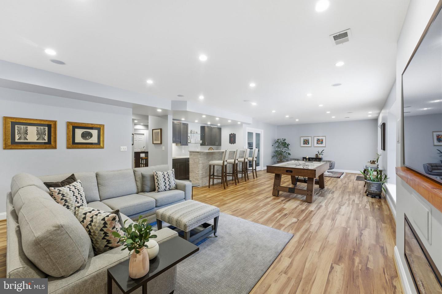 204 LAWSON RD SE, LEESBURG, Virginia 20175, 5 Bedrooms Bedrooms, ,4 BathroomsBathrooms,Residential,For sale,204 LAWSON RD SE,VALO2115962 MLS # VALO2115962