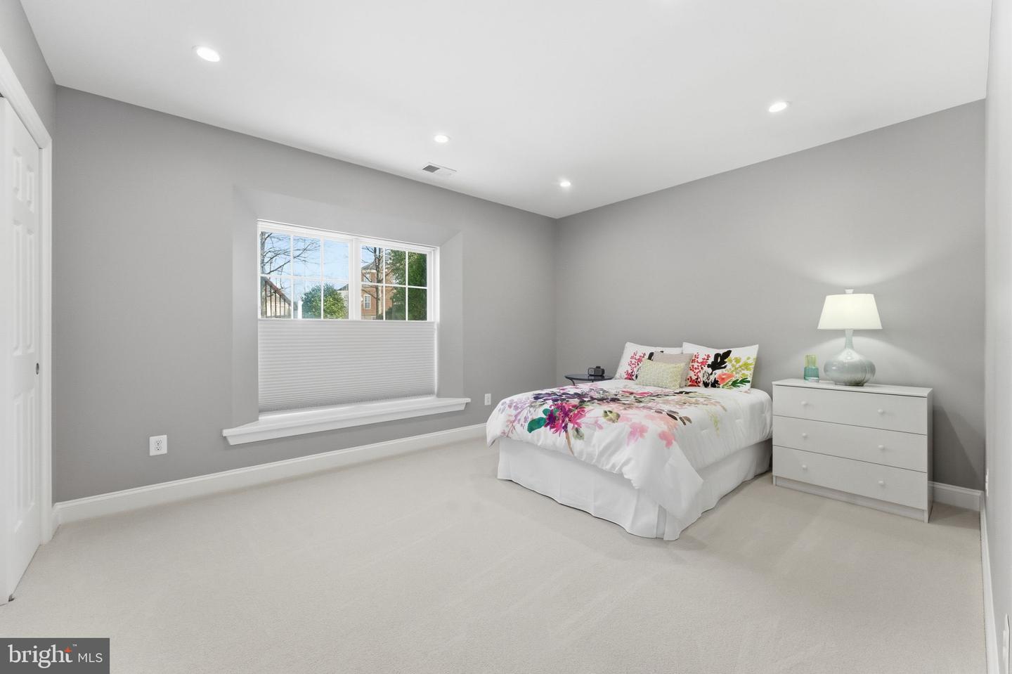 204 LAWSON RD SE, LEESBURG, Virginia 20175, 5 Bedrooms Bedrooms, ,4 BathroomsBathrooms,Residential,For sale,204 LAWSON RD SE,VALO2115962 MLS # VALO2115962