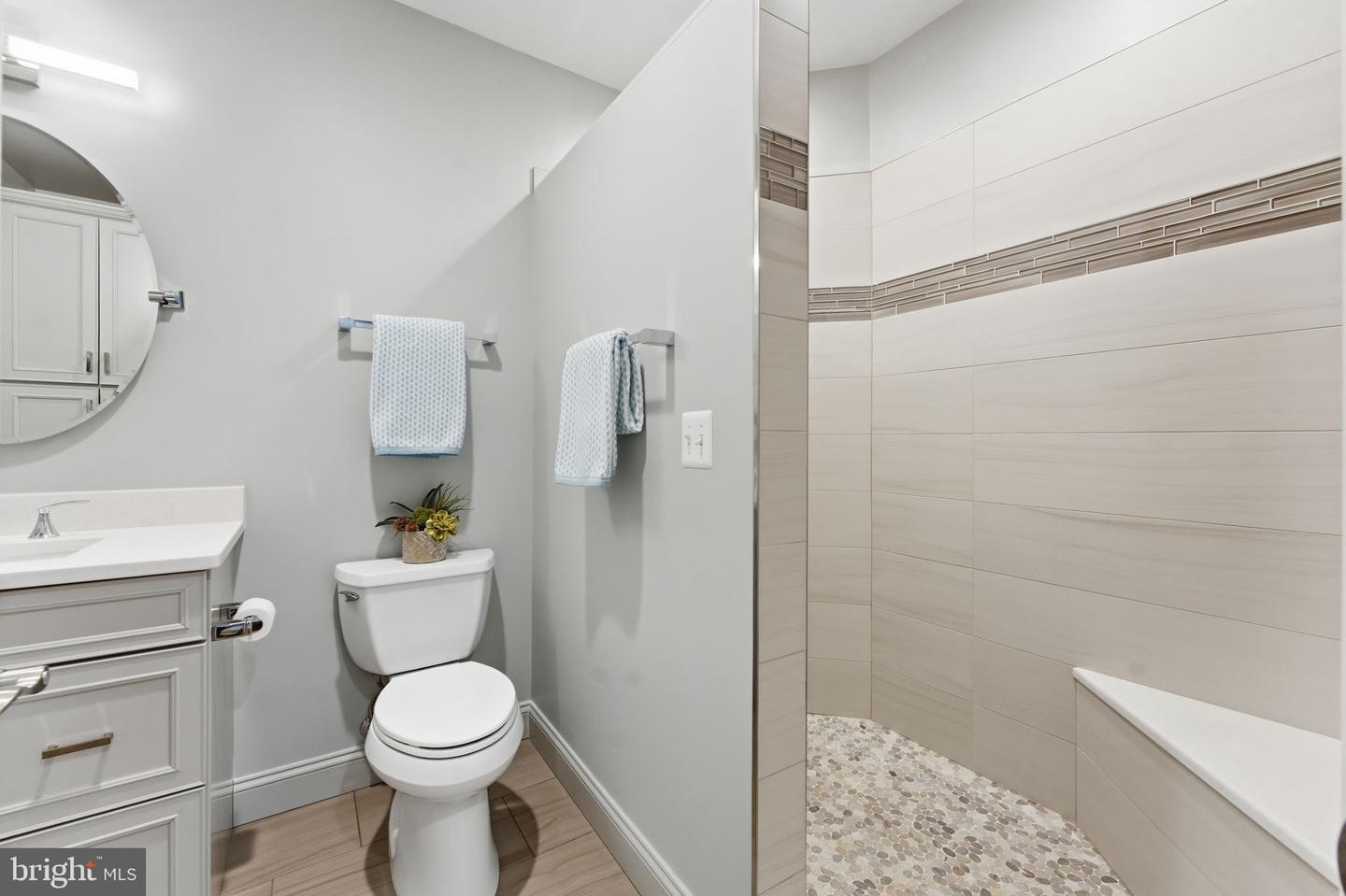 204 LAWSON RD SE, LEESBURG, Virginia 20175, 5 Bedrooms Bedrooms, ,4 BathroomsBathrooms,Residential,For sale,204 LAWSON RD SE,VALO2115962 MLS # VALO2115962